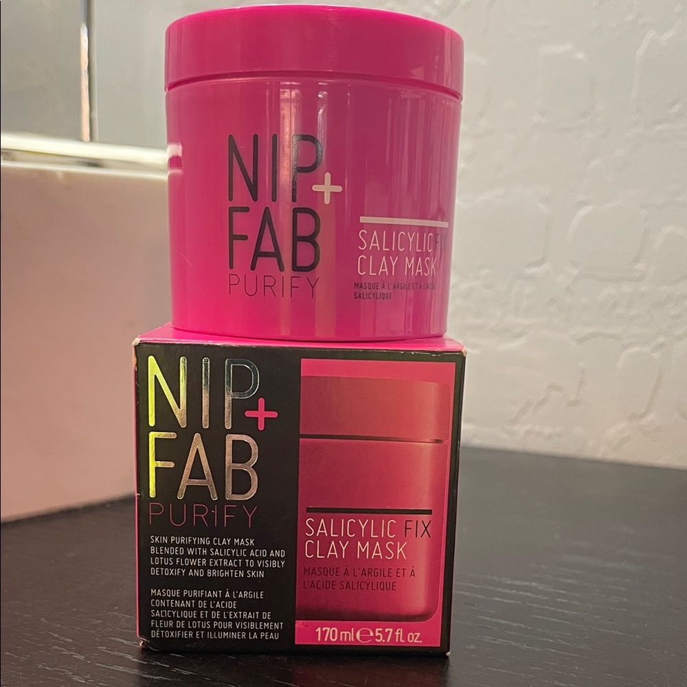 NIP+FAB Pink Salicylic Clay Mask